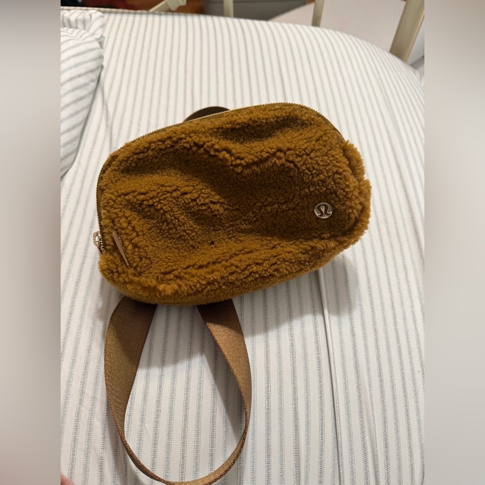lululemon athletica Brown Sherpa Belt Bag NEW WITH TAGS!